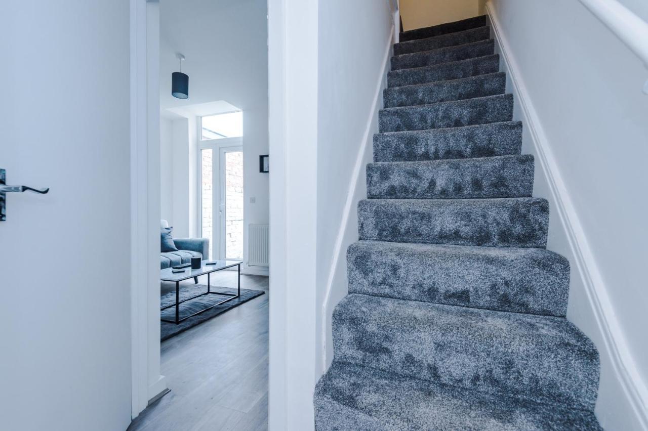 Cosy 3 Bed 3 Bath House - Central Liverpool -Self Check-In & Free Parking! Villa Dış mekan fotoğraf